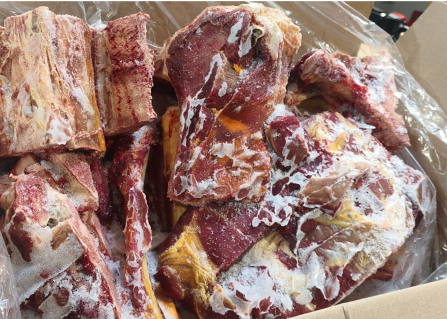 Rindfleisch mit Knochen – 20 kg Karton